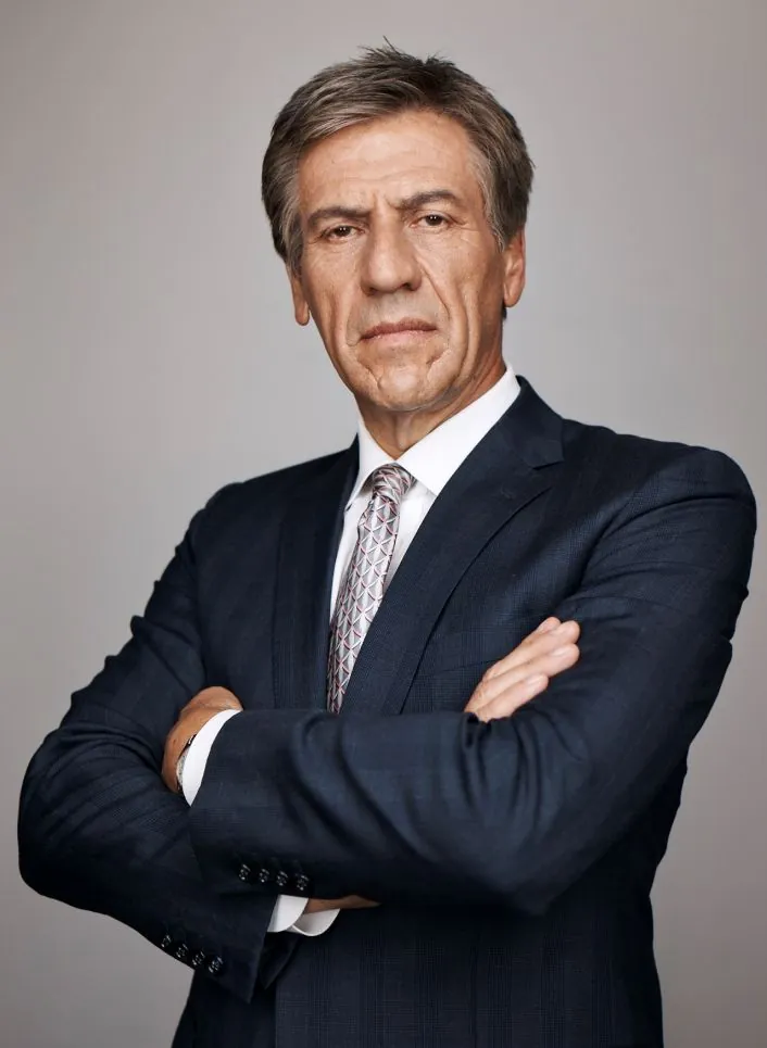 Andrew Banks